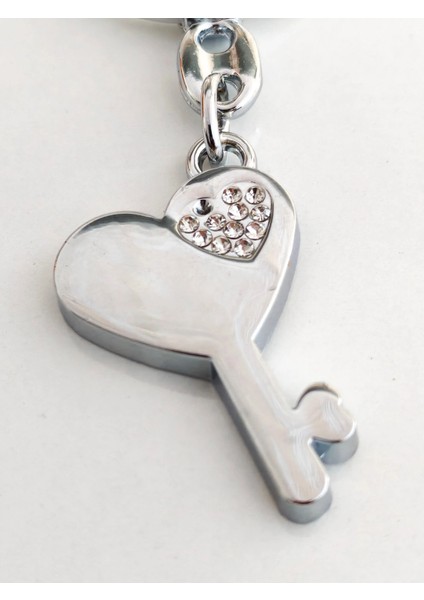Üzeri Taşlı Kalp ve Anahtar Şeklinde Metal Anahtarlık modelleri
