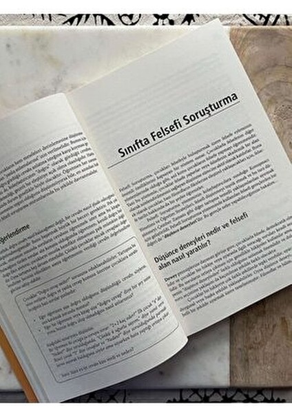 Felsefe Makinesi Peter Worley Ciltsiz 140 Sayfa Türkçe Edebiyat Kitabı fırsatları