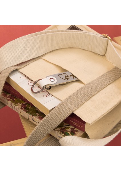 Combat Ruhunu Yansıtan, Kırmızı Eldivenli, Isme Özel Anahtarlık Seti, Mor Menekşe-Kül Gri modelleri