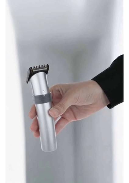 4 Taraklı Profesyonel Şarjlı Saç ve Sakal Kesme Tıraş Makinesi Seti fırsatları