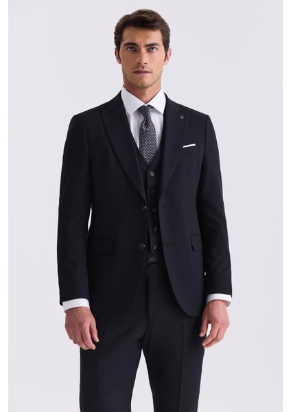 Siyah Sivri Yaka Slim Fit Takım Elbise