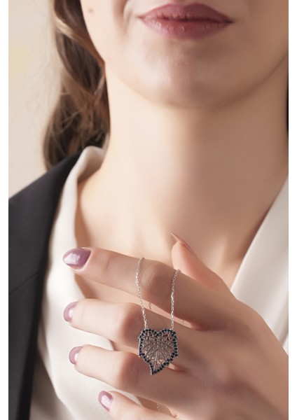 925 Ayar Gümüş , Gümüş Kaplamalı,siyah Taşlı,çınar Yaprağı Kolye