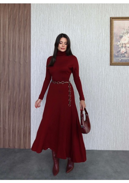 Dik Yaka Uzun Triko Elbise