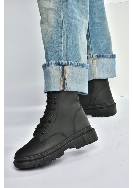 V973192401 Siyah Nubuk Kalın Tabanlı Postal Bot modelleri