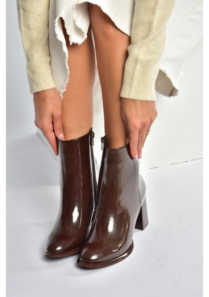 V590166308 Kahverengi Rugan Kalın Topuklu Klasik Kadın Bot fırsatları