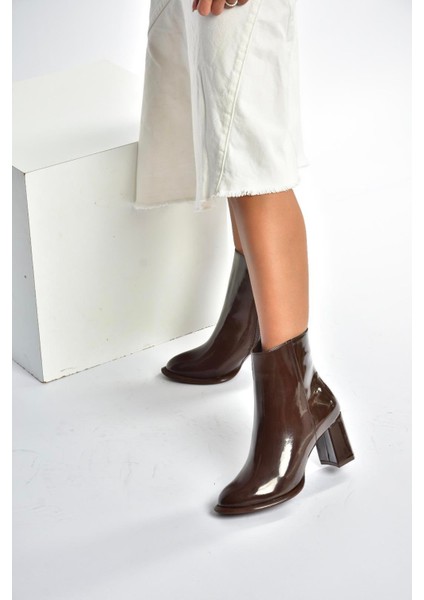 V590166308 Kahverengi Rugan Kalın Topuklu Klasik Kadın Bot indirimleri