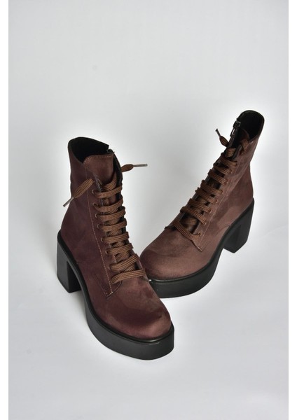 V726681502 Kahverengi Süet Kalın Topuklu Bağcıklı Kadın Bot