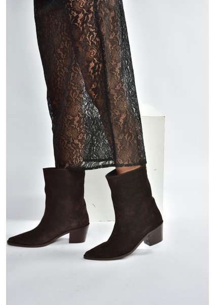 V654082002 Kahverengi Hakiki Deri Süet Alçak Topuklu Kadın Bot fırsatları