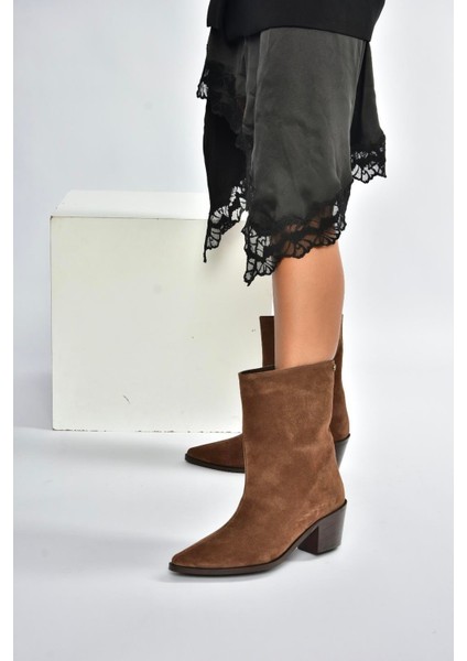 V654082002 Vizon Hakiki Deri Süet Alçak Topuklu Kadın Bot modelleri