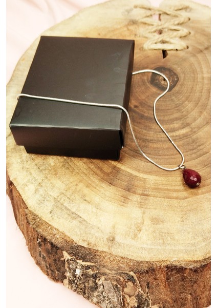 Yakut Doğal Taşı Zincirli El Yapımı Kolye Uç: 1,5 cm Zincir: 20 cm Kutulu