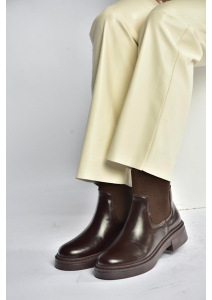 V676556909 Kahverengi Lastik Detaylı Kadın Bot fiyatları