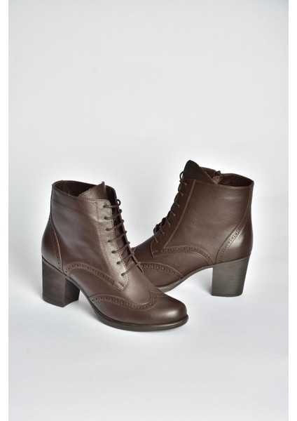 V468300903 Kahverengi Hakiki Deri Kalın Topuklu Kadın Bot