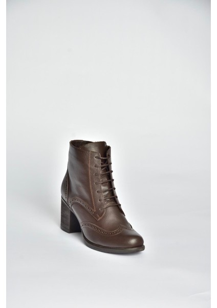 V468300903 Kahverengi Hakiki Deri Kalın Topuklu Kadın Bot modelleri