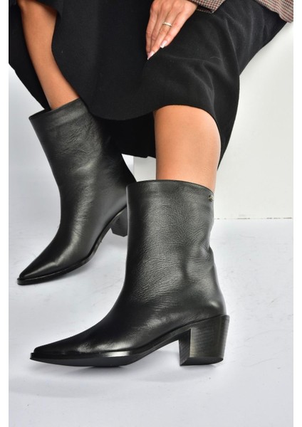 V654082003 Siyah Hakiki Deri Alçak Topuklu Kadın Bot fırsatları