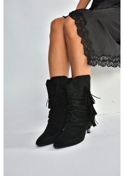 V404022202 Siyah Süet Alçak Topuklu Püsküllü Kadın Bot fiyatları
