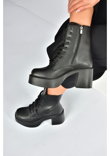 V726681509 Siyah Kalın Topuklu Bağcıklı Kadın Bot