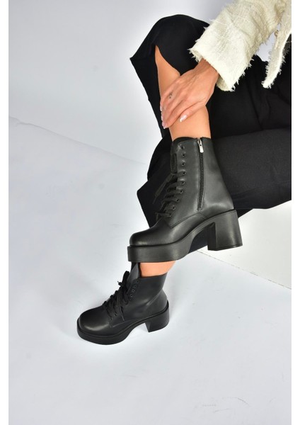 V726681509 Siyah Kalın Topuklu Bağcıklı Kadın Bot modelleri