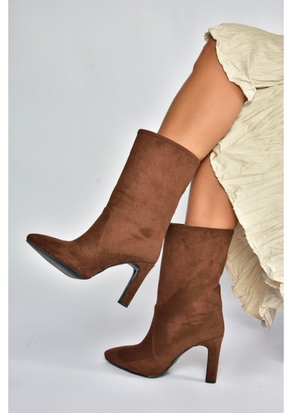 L404891302 Kahverengi Süet Ince Topuklu Kadın Bot fiyatları