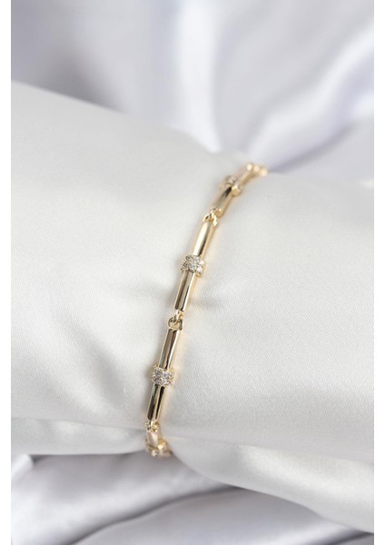 Pirinç Vıp Seri Gold Renk Parçalı Model Zirkon Taşlı Kadın Bileklik - PRT3500EB08974