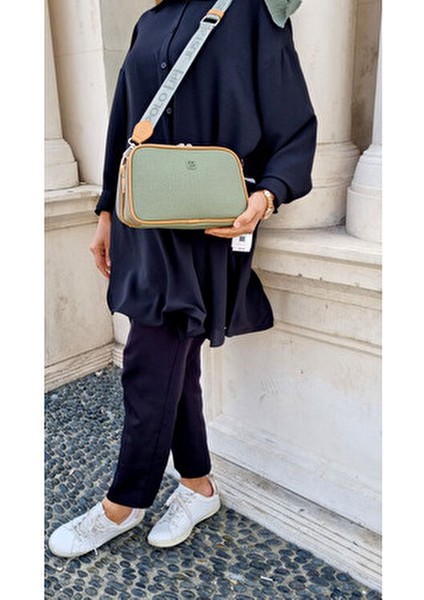 Colors Of Justpolo Kadın 5 Bölmeli Ayarlanabilir Uzun Askılı Omuz ve Çapraz Çantası Postacı Çantası fırsatları