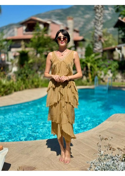 NC61460 Italyan Askılı Yaka Pullu Fırfırlı Ipek Elbise Camel