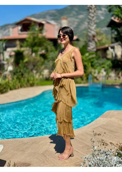 NC61460 Italyan Askılı Yaka Pullu Fırfırlı Ipek Elbise Camel