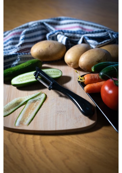 Simli Siyah Dikey Soyacak – Paslanmaz Alman Çeliği, Ergonomik Sap, Çift Yönlü Kesici Ağız