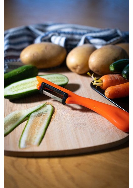 Simli Turuncu Dikey Soyacak – Paslanmaz Alman Çeliği, Ergonomik Sap, Çift Yönlü Kesici Ağız