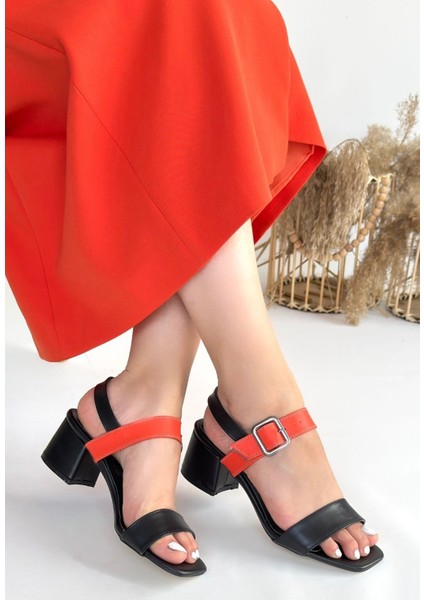 Siyah Cilt Turuncu Detaylı Siyah Topuklu Ayakkabı