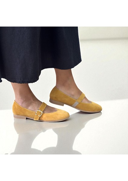 Hardal Süet Hakiki Deri Yuvarlak Burunlu Tokalı Kadın Babet fırsatları