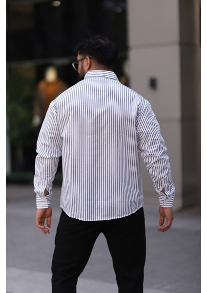 Uzun Kollu Beyaz Renk Siyah Çizgili Yarım Oversize Erkek Gömlek fiyatları