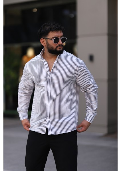 Uzun Kollu Beyaz Renk Siyah Çizgili Yarım Oversize Erkek Gömlek fırsatları