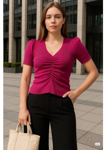 Kadın V Yaka Önü Büzgü Detaylı Triko Bluz