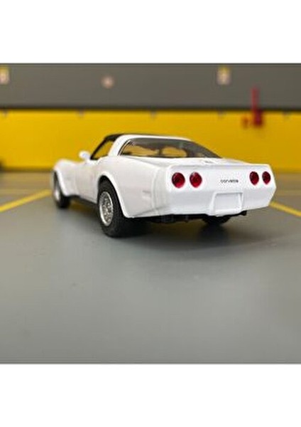 Chevrolet Corvette 1982 1/36 Ölçek Koleksiyonluk Metal Model Araba Beyaz Renk indirimleri