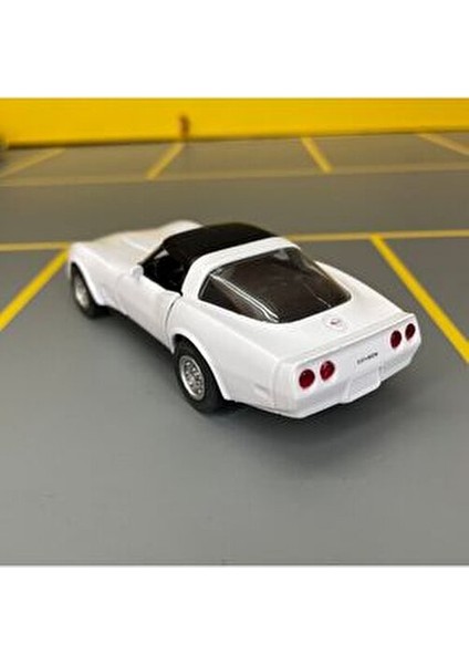Chevrolet Corvette 1982 1/36 Ölçek Koleksiyonluk Metal Model Araba Beyaz Renk