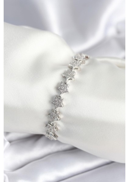 Pirinç Gümüş Renk Yıldız Model Kadın Bileklik - PRT3500EB09110