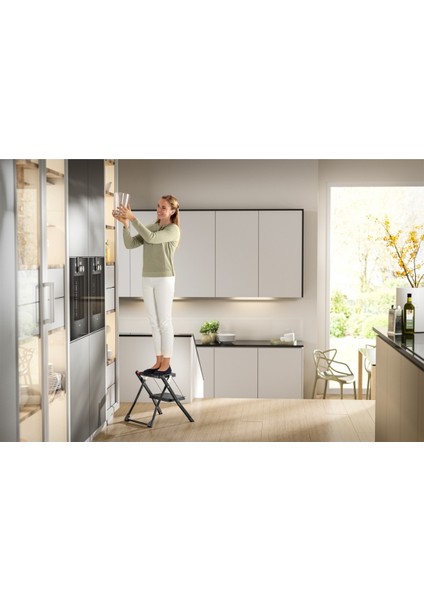 MK61 Standartline Çelik 2 Basamaklı Katlanabilir Merdiven Siyah Renk