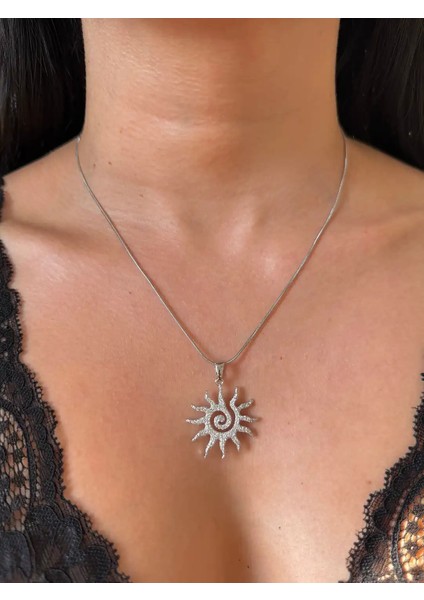 Kadın Çelik Zirkon Taşlı Güneş Kolye