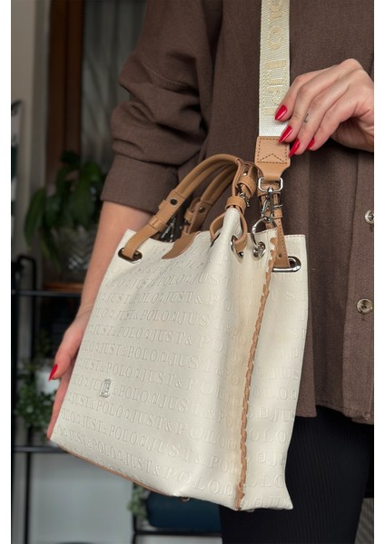 Kadın Just Polo Kabartma Desenli Mıknatıslı Çıtçıt Kapama El Çantası Omuz Askısıyla