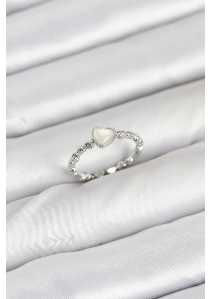 Pirinç Gümüş Renk Kalpli Model Kadın Yüzük - PRT3500EB09047