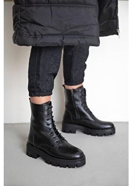 Trend Kadın Bağcıklı Fermuar Detay Deri Postal Bot Siyah