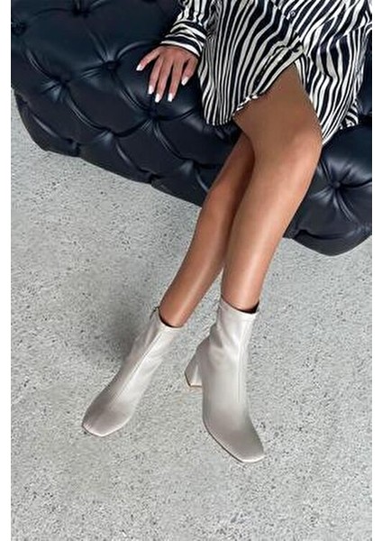 Lucas Kadın Küt Kalıp Deri Bot Bej modelleri