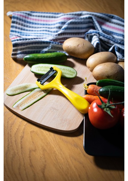 Simli Sarı Sapan Soyacak – Paslanmaz Alman Çeliği, Ergonomik Sap, Yüksek Keskinlik