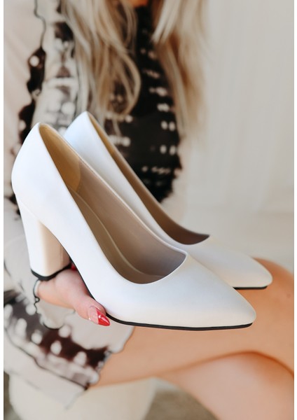 Beyaz Cilt Topuklu Ayakkabı fiyatları