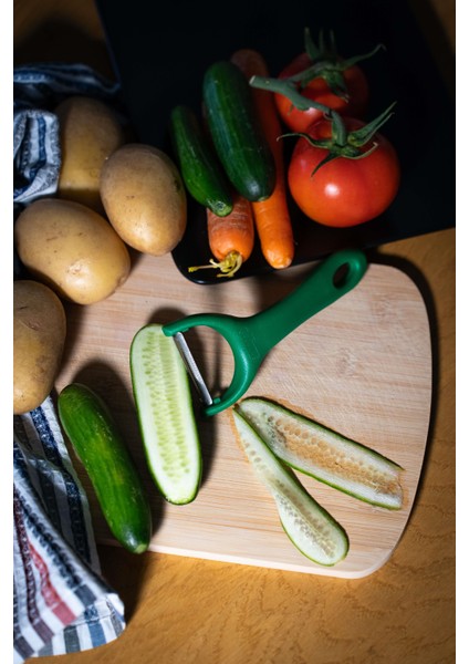 Mat Yeşil Sapan Soyacak – Paslanmaz Alman Çeliği, Ergonomik Sap, Çift Yönlü Kullanım