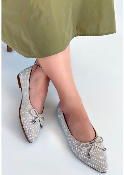 Bej Saten Işlemeli Babet Ayakkabı modelleri