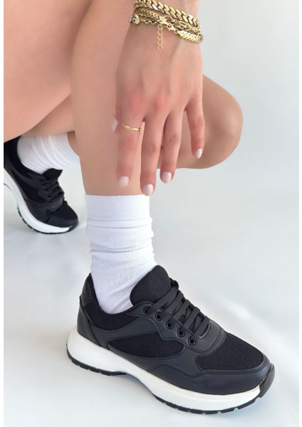 Siyah Cilt Bağcıklı Spor Ayakkabı