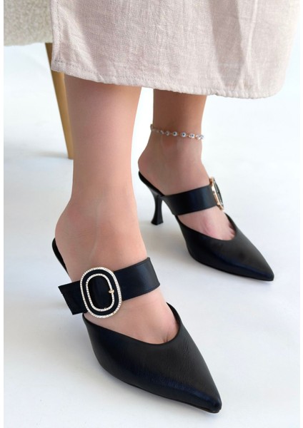 Siyah Cilt Topuklu Terlik