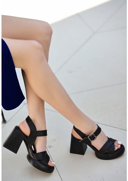 Siyah Cilt Topuklu Sandalet fiyatları