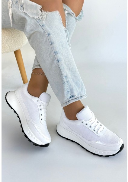 Beyaz Cilt Bağcıklı Spor Ayakkabı modelleri